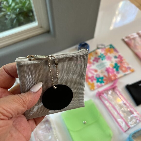 Cosmetic Makeup Bag Bonanza - lot of 22 - Picture 12 of 16